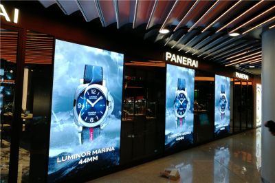 北京奢侈品专卖店室内P2.5高清全彩LED显示屏（安装地点：北京芳草地购物中心）