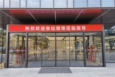 北京江河股份公司室外P4全彩条幅LED显示屏项目（安装地点：顺义区江河幕墙公司总部）